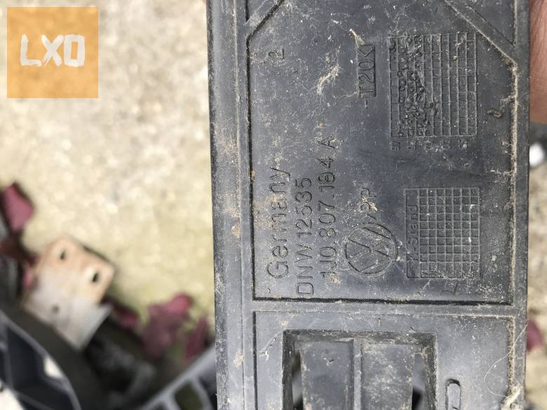 VW GOLF IV * jobb első lökhárító tartó 1J0 807 184 A apróhirdetés