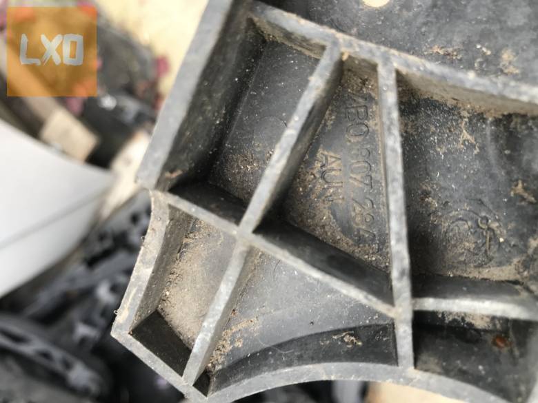 AUDI A6 C5 / jobb első lökhárító tartó 4B0 807 284 apróhirdetés