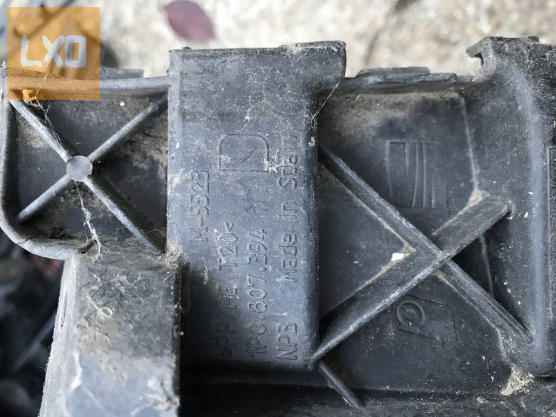 SEAT LEON 1P / jobb hátsó lökhárító tartó 1P0 807 394 apróhirdetés