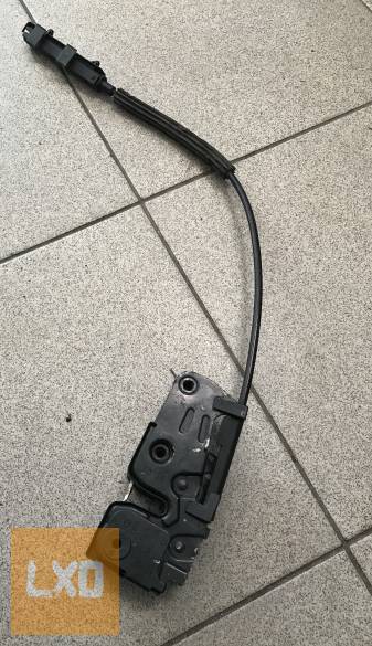 AUDI A4 B8 / géptető zár 8K1 823 746 apróhirdetés