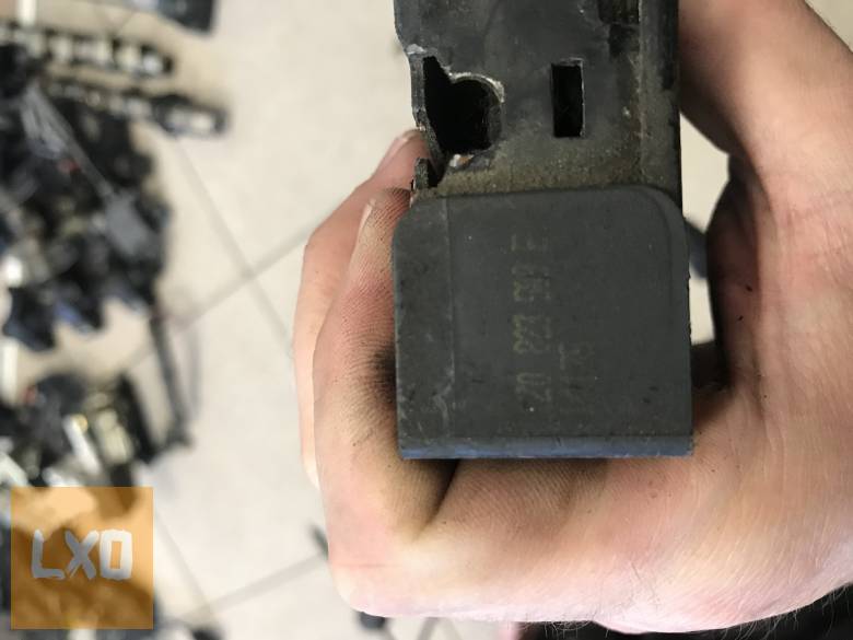 SKODA OCTAVIA II  /  géptető zár  1ZC 823 509 E apróhirdetés