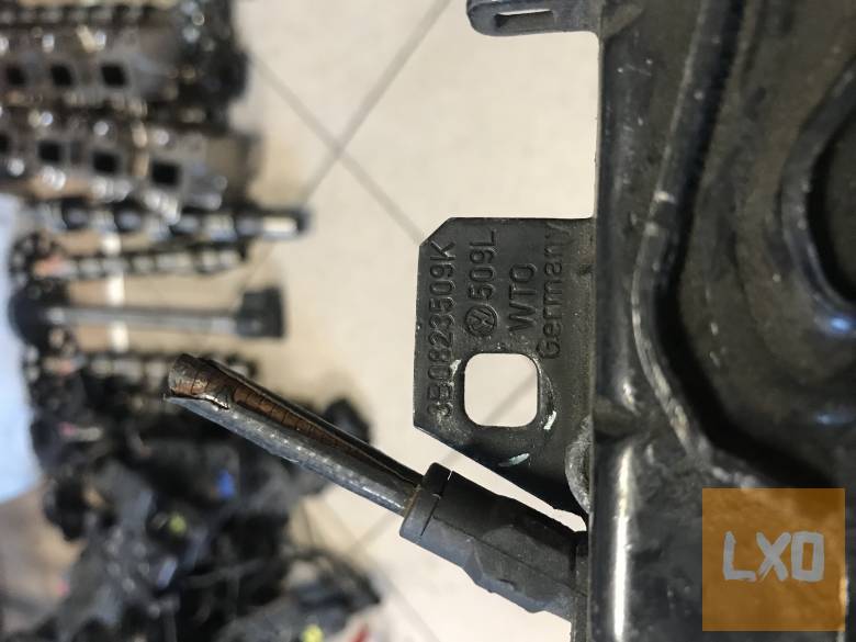 VW PASSAT B5 / géptető zárszerkezet 3B0 823 509 K apróhirdetés