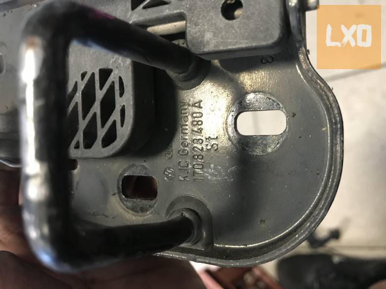 VW TOURAN 1T / géptető nyitó 1T0 823 480 A apróhirdetés