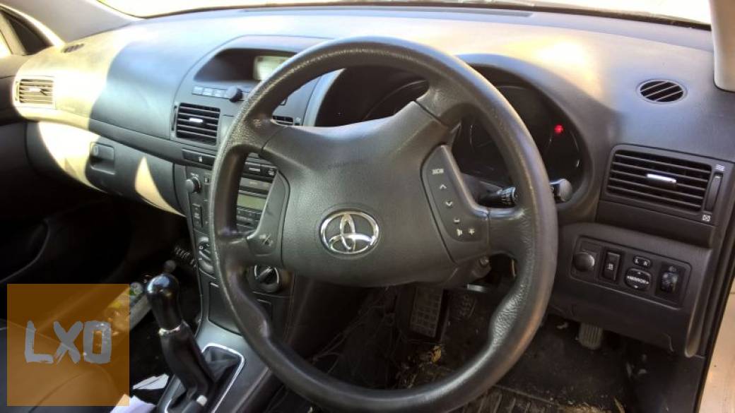 ALKATRÉSZNEK eladó 2005-ös működő ANGOL Toyota  AVENSIS apróhirdetés