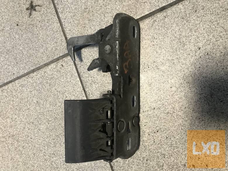 VW PASSAT B7  / géptető nyitó apróhirdetés