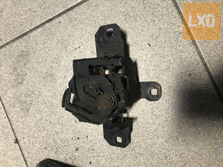 VW GOLF IV   / géptető nyitó szerkezet 1J0 823 509 apróhirdetés