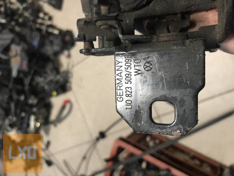 VW GOLF IV   / géptető nyitó szerkezet 1J0 823 509 apróhirdetés