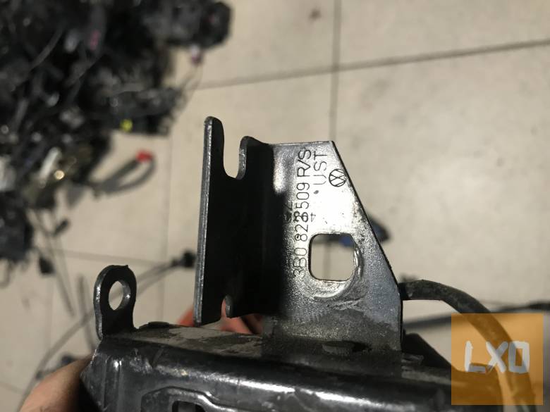 VW PASSAT B5 / motorháztető zárszerkezet 3B0 823 509 R apróhirdetés