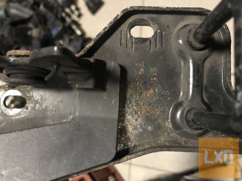 SKODA ROOMSTER / géptető nyitó 5J0 823 480 apróhirdetés