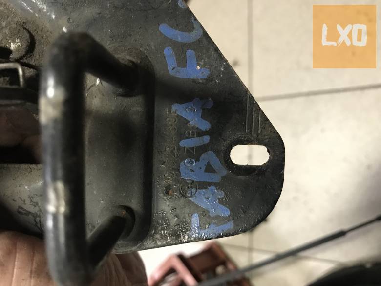 SKODA FABIA I  / géptető nyitó 6Y0 823 480 E apróhirdetés