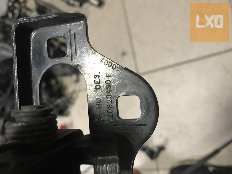 SKODA OCTAVIA II  / géptető nyitó 1Z0 823 480 F apróhirdetés