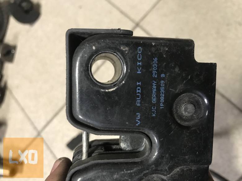 SEAT LEON 1P  / géptető zár 1P0 823 509 B apróhirdetés