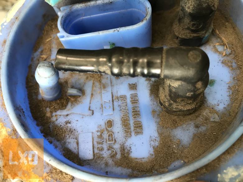 VW GOLF V  2,0 FSI BWA / AC pumpa 1K0 919 051 AE apróhirdetés