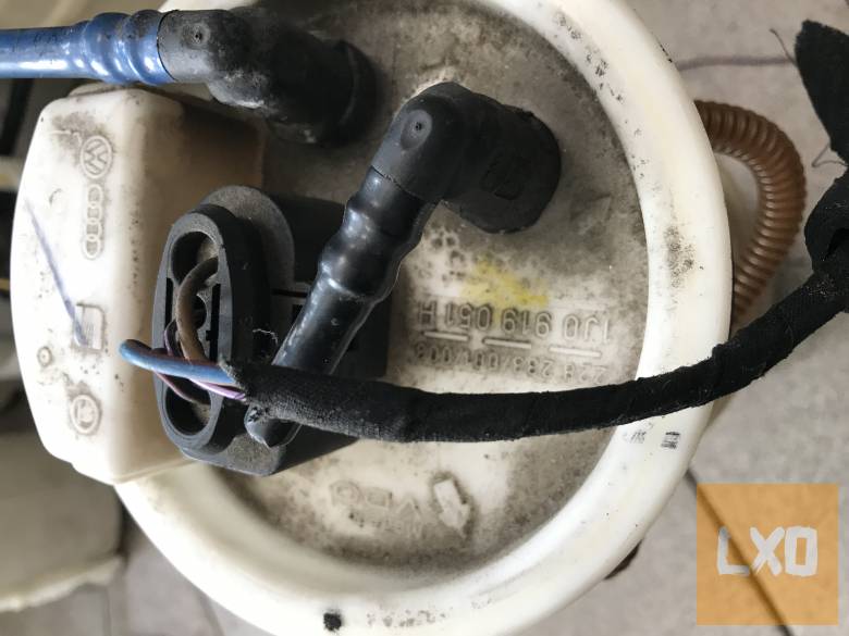 VW GOLF IV  1,6 SR  / AC pumpa 1J0 919 051 H apróhirdetés