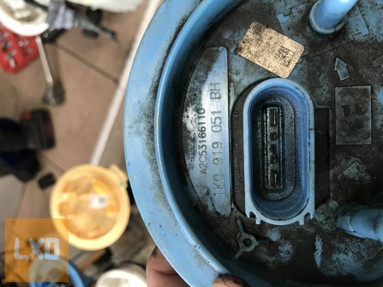 VW GOLF V_ LEON 1P_OCTAVIA II / AC pumpa 1K0 919 051 BH apróhirdetés