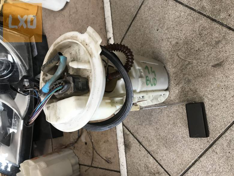 VW GOLF V 1,4 16V BUD  / AC pumpa 1K0 919 050 M apróhirdetés