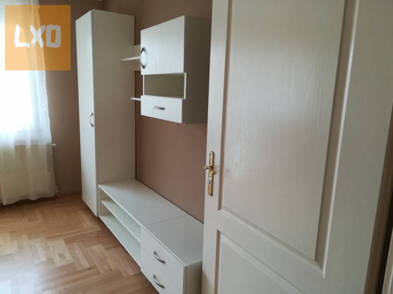 Erkélyes lakás Szombathely kedvelt városrészében, Oladon! apróhirdetés