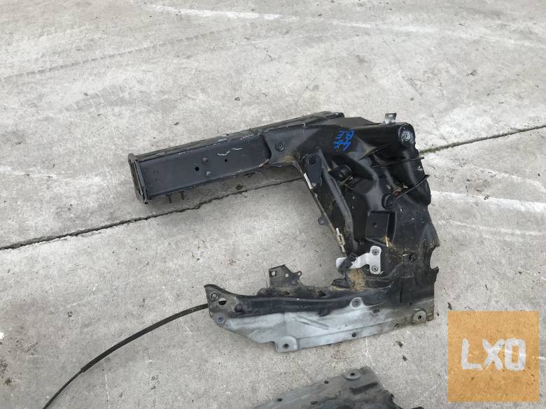 AUDI A6 4G  / bal első nyúlvány apróhirdetés