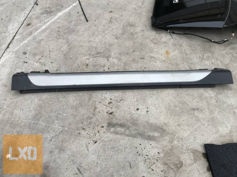 SUZUKI S-CROSS / bal küszöb takaró 77241-61M0 apróhirdetés