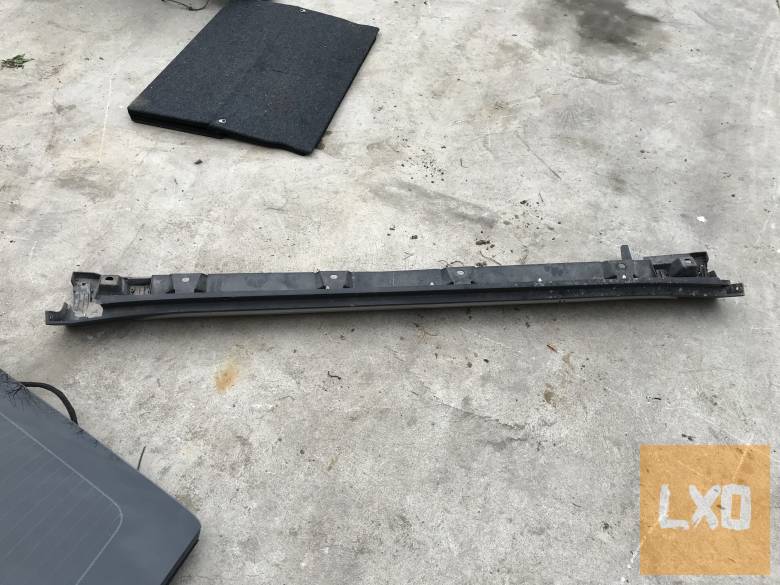 SUZUKI S-CROSS / bal küszöb takaró 77241-61M0 apróhirdetés