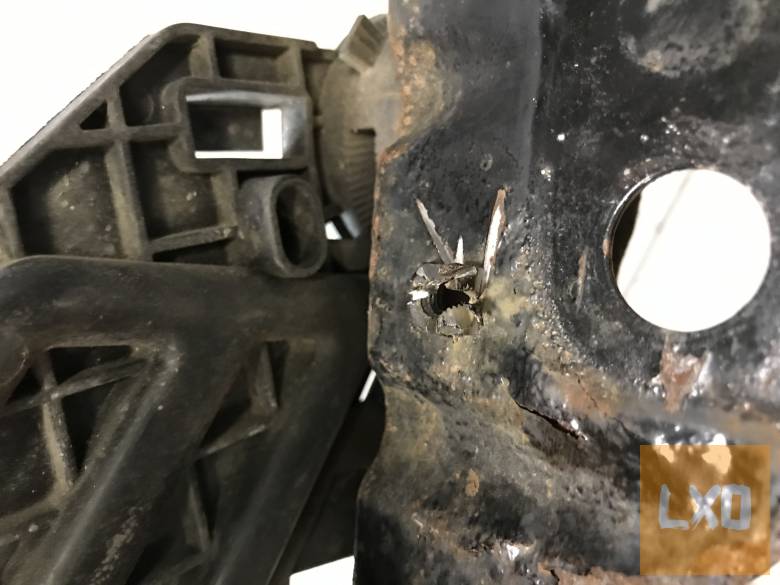 SKODA OCTAVIA II FL / bal fényszóró + tartó apróhirdetés