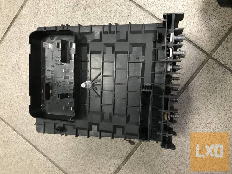 SKODA OCTAVIA II 2,0 PD bkd biztosíték tábla 1K0 937 125 apróhirdetés