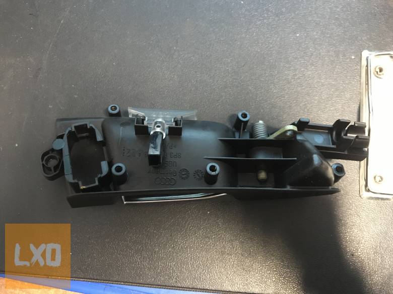 AUDI A3 8P (3 ajtós) bal első kilincs apróhirdetés