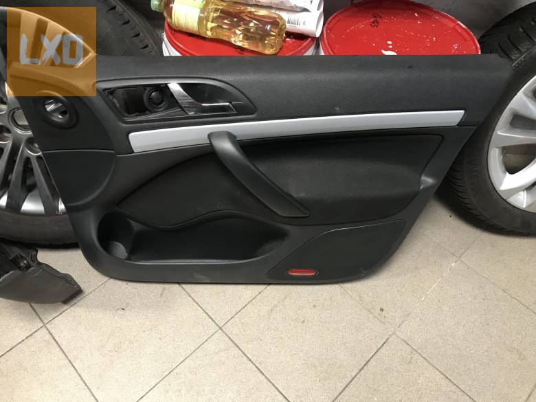 SKODA OCTAVIA II  / jobb első ajtókárpit apróhirdetés