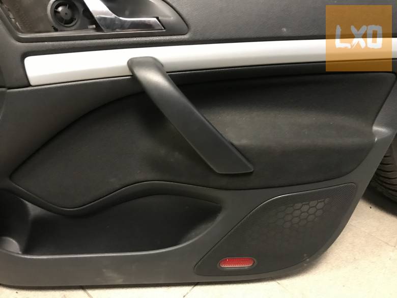 SKODA OCTAVIA II  / jobb első ajtókárpit apróhirdetés