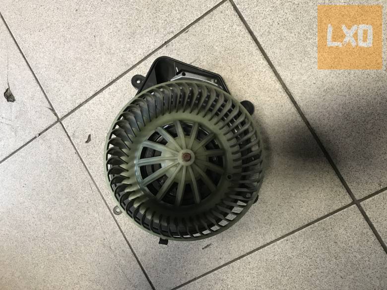 VW PASSAT B5.5 / fűtőmotor 8D1 820 021 apróhirdetés