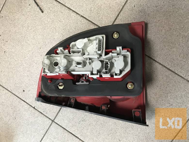 VW PASSAT B5.5  Sedan / bal hátsó lámpa 3B5 945 095 AE apróhirdetés