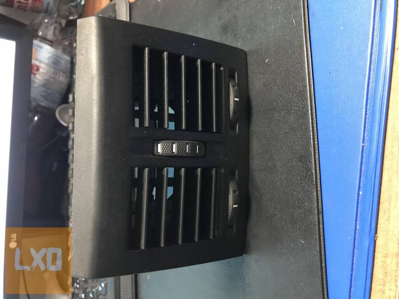 SKODA OCTAVIA II /  hátsó légbefúvó apróhirdetés