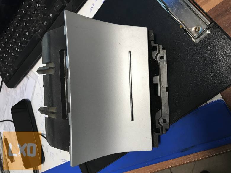 SKODA OCTAVIA II /  középkonzol tároló 1Z1 863 077 A apróhirdetés