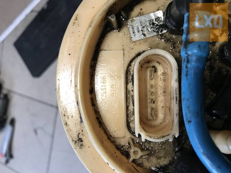 VW GOLF V 1,6 CR CAY * AC pumpa 1K0 919 050 J apróhirdetés