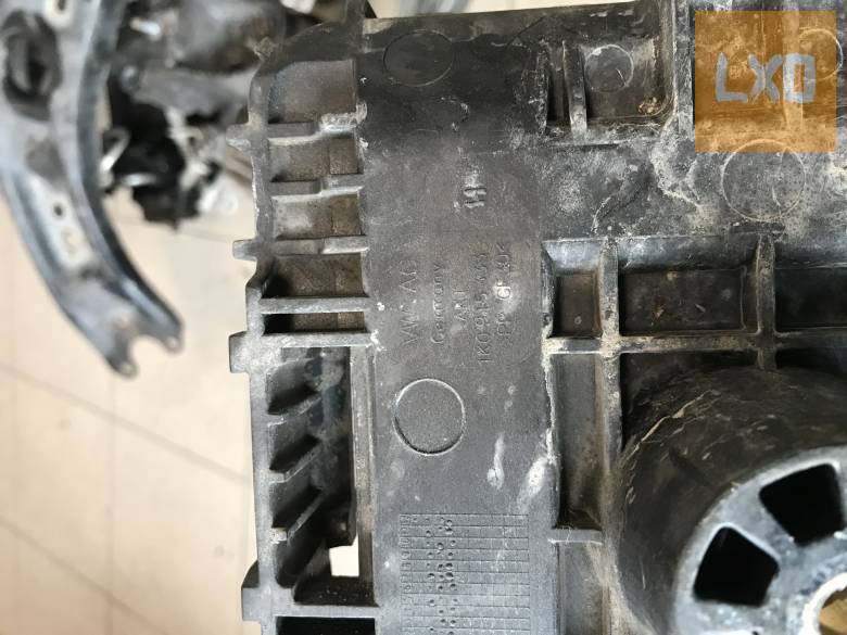 VW GOLF V / akkumulátor tálca 1K0 915 333 apróhirdetés