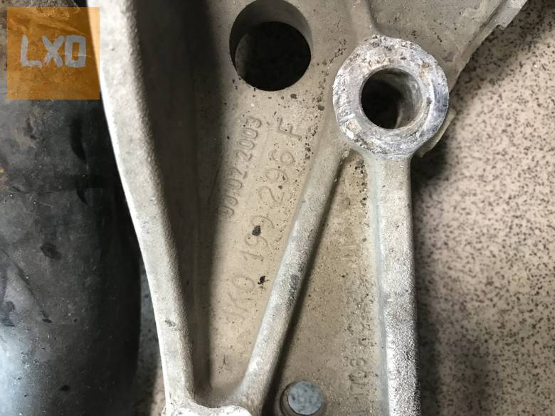 VW GOLF V jobb lengőkar konzol 1K0 199 296 F apróhirdetés