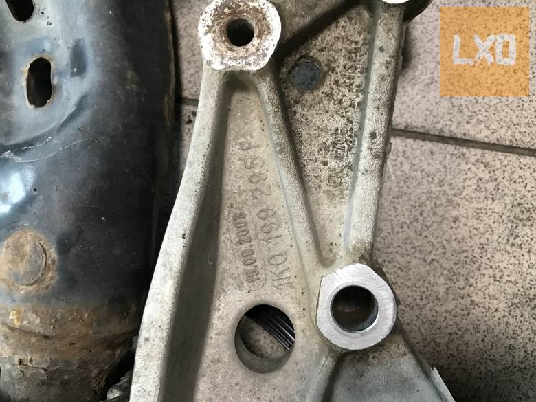 VW GOLF V bal lengőkar konzol 1K0 199 295 F apróhirdetés