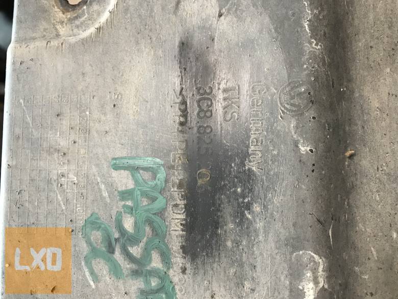 VW  PASSAT CC / jobb hátsó alsó burkolat 3C8 825 206 apróhirdetés