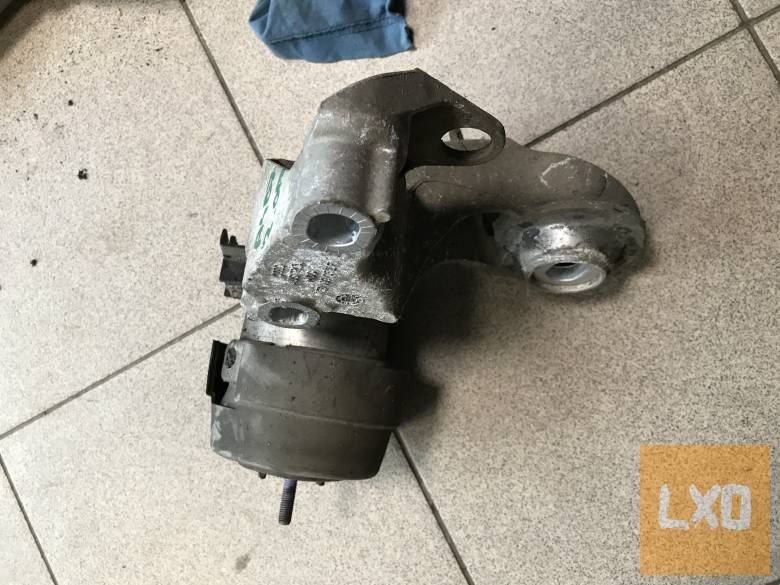 AUDI A4 B7 2,0 PD / motortartó konzol 8E0 199 352 F apróhirdetés