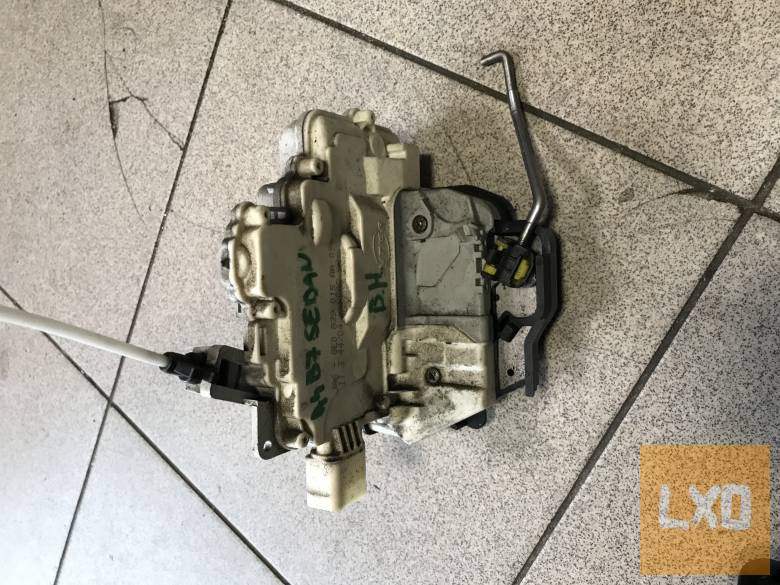 AUDI A4 B7 / bal hátsó zár 8E0 839 015 AA apróhirdetés