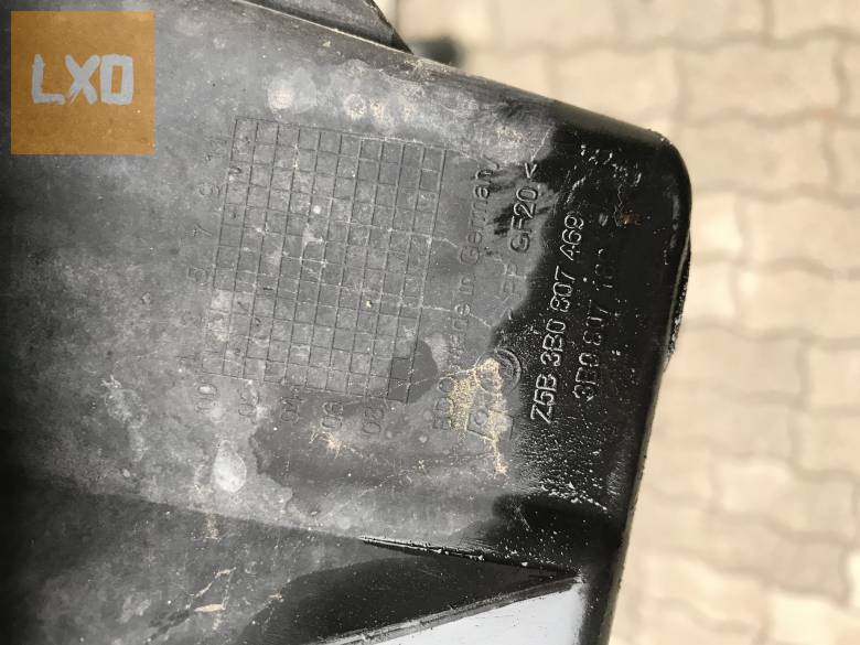 VW PASSAT B5.5 / első lökhárító konzol 3B0 807 469 apróhirdetés