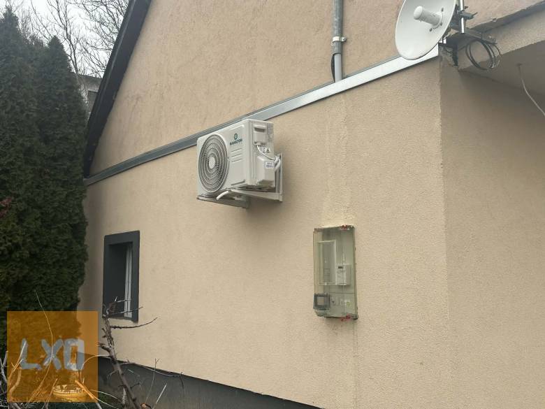 Felújított, kertkapcsolatos lakás eladó Vác–Deákváron! apróhirdetés