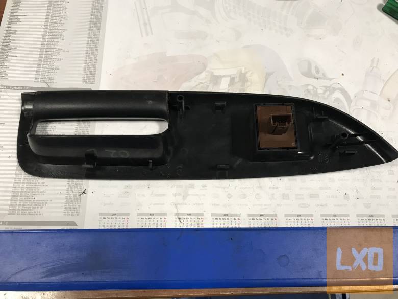 SKODA OCTAVIA II / bal első ajtóbehúzó, ablakemelő kapcsoló apróhirdetés