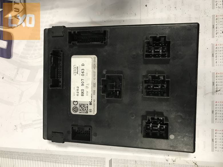 AUDI A4 B8 / komfortmodul 8K0 907 063 D apróhirdetés