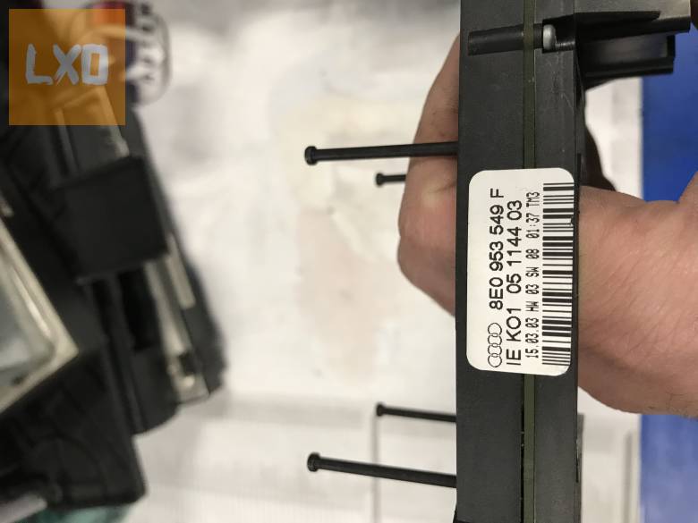 AUDI A4 B7  / kormányvezérlő 8E0 953 549 F apróhirdetés