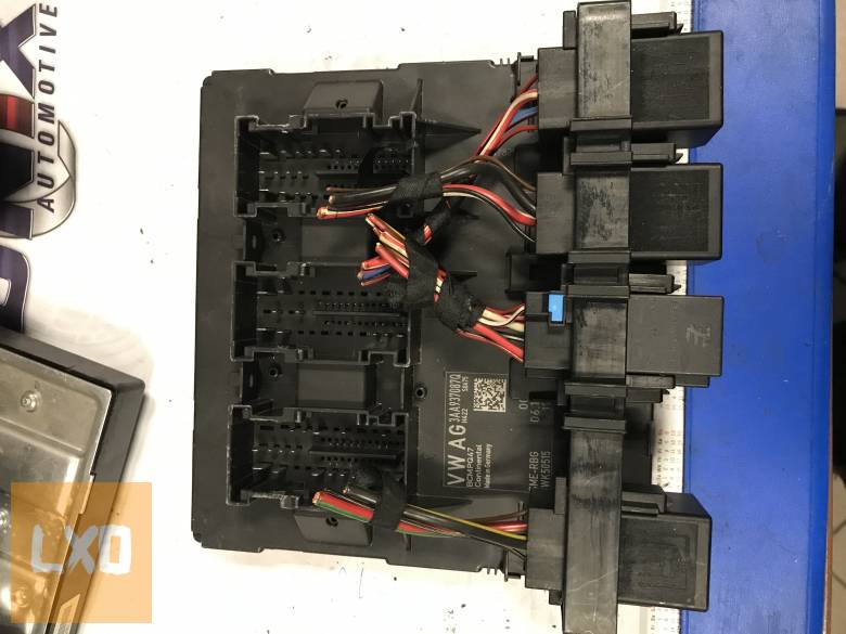 VW PASSAT B7  / komfortmodul 3AA 937 087 Q apróhirdetés