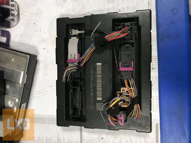 AUDI A4 B8  / komfortmodul 8K0 907 064 DC apróhirdetés