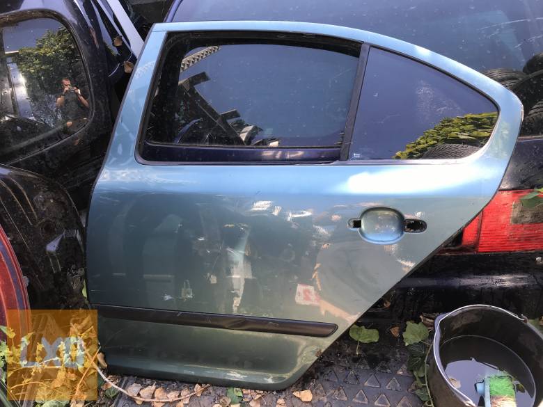 SKODA OCTAVIA II ( 5 ajtós)  / bal hátsó ajtó apróhirdetés