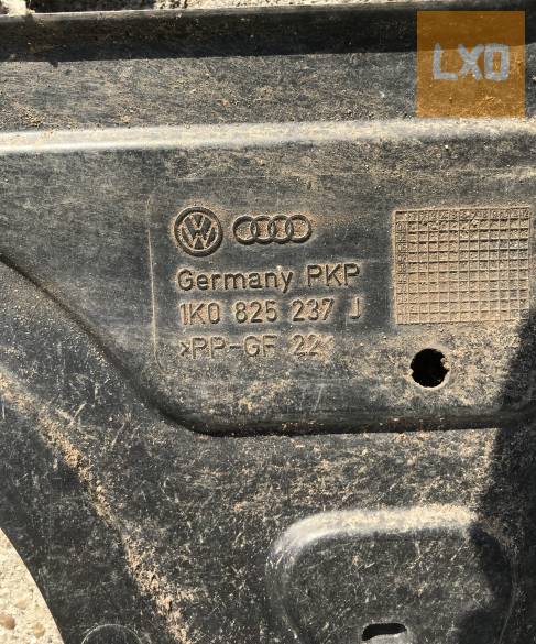 VW GOLF V 1,4 16V BCA / alsó motorburkolat 1K0 825 237 J apróhirdetés