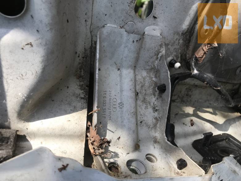 VW GOLF V / bal hátsó ajtó ( lap nélkül) apróhirdetés